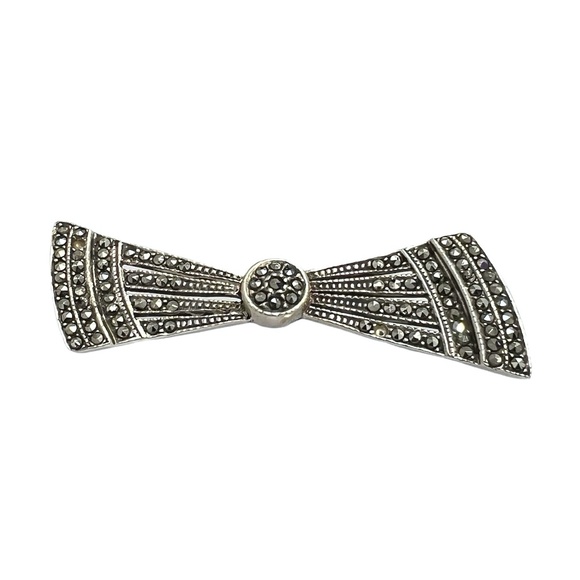 VINTAGE STERLING SILVER & MARCASITE BOW BROOCH